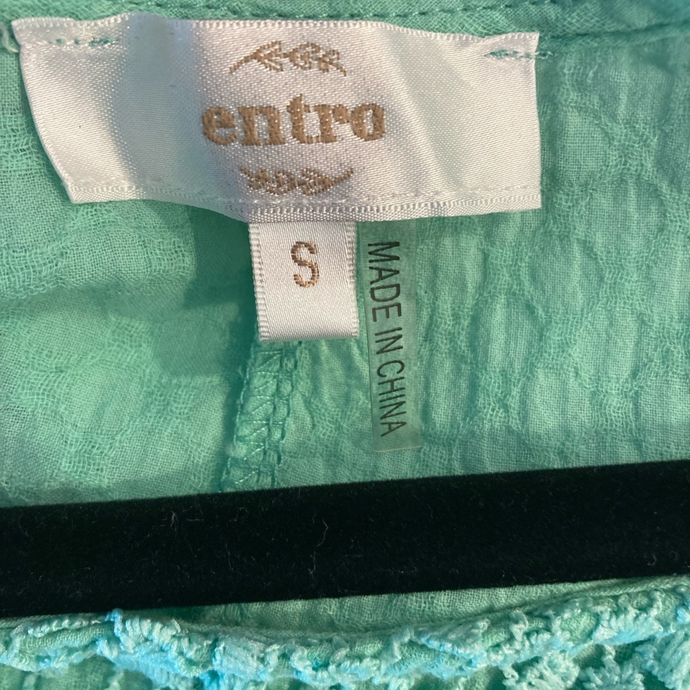 Entro Boho Cotton top S Ruffle Bell Sleeve Crochet.
Beautiful top - Picture 3 of 4